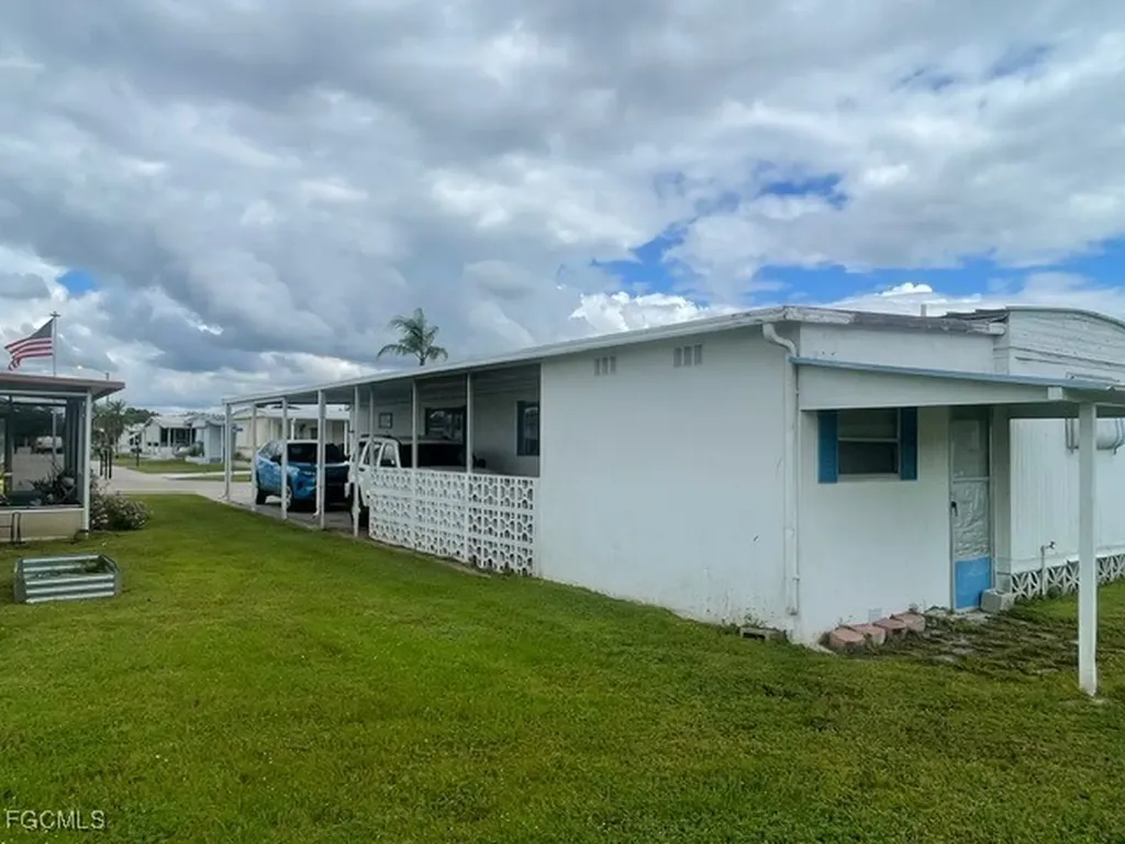 75 Hacienda Boulevard Fort Myers FL 33905