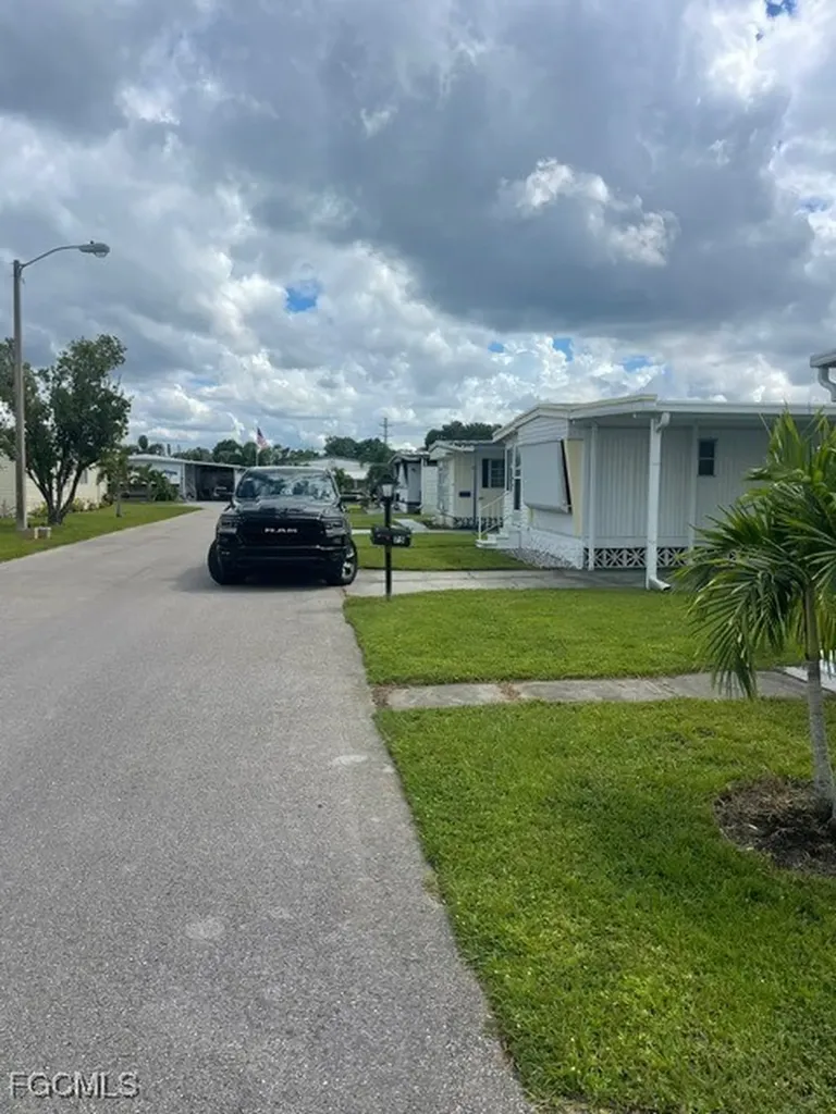 75 Hacienda Boulevard Fort Myers FL 33905