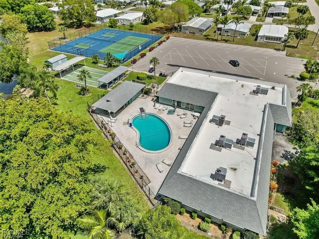 171 Pine Key Lane Naples FL 34114