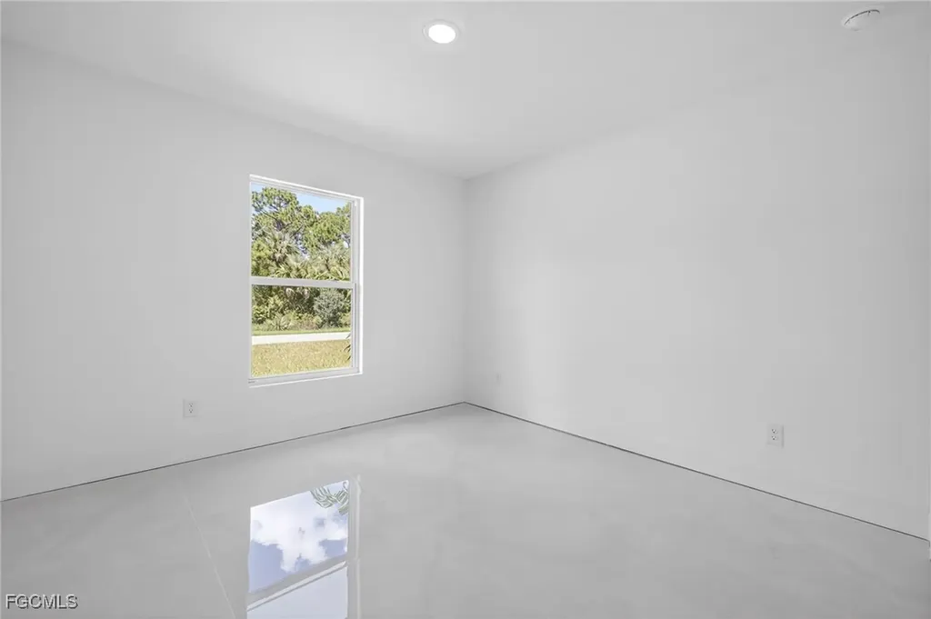 2916 Dora Avenue N Lehigh Acres FL 33971