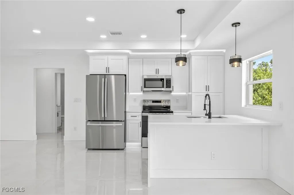 2916 Dora Avenue N Lehigh Acres FL 33971