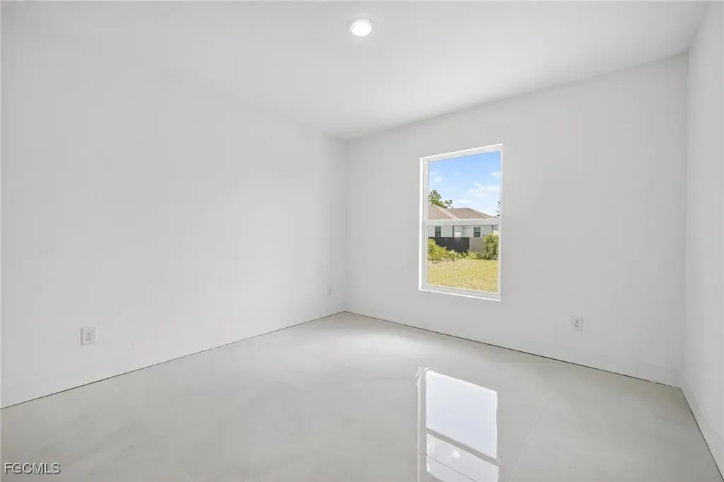 2916 Dora Avenue N Lehigh Acres FL 33971