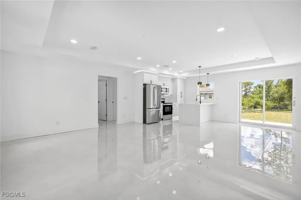2916 Dora Avenue N Lehigh Acres FL 33971