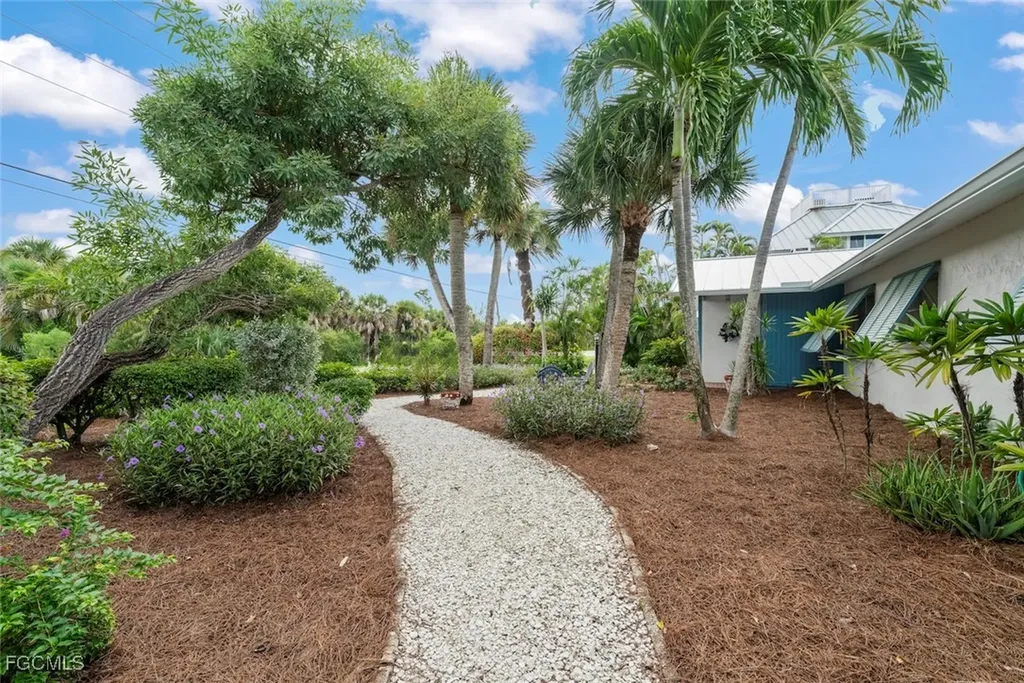 513 Rabbit Road Sanibel FL 33957