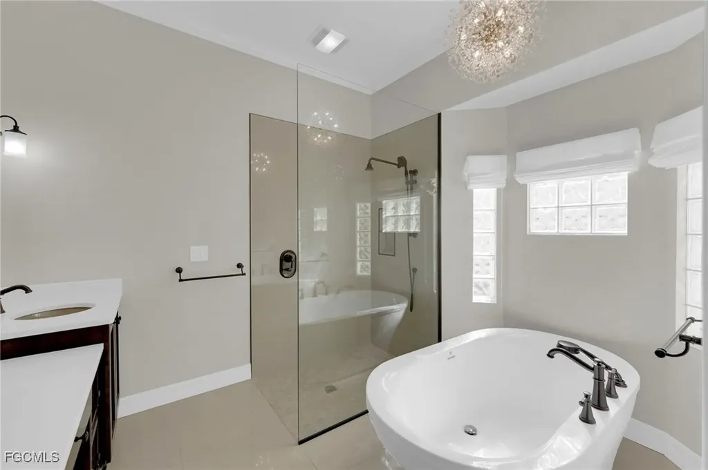 8642 S Lake Circle Fort Myers FL 33908