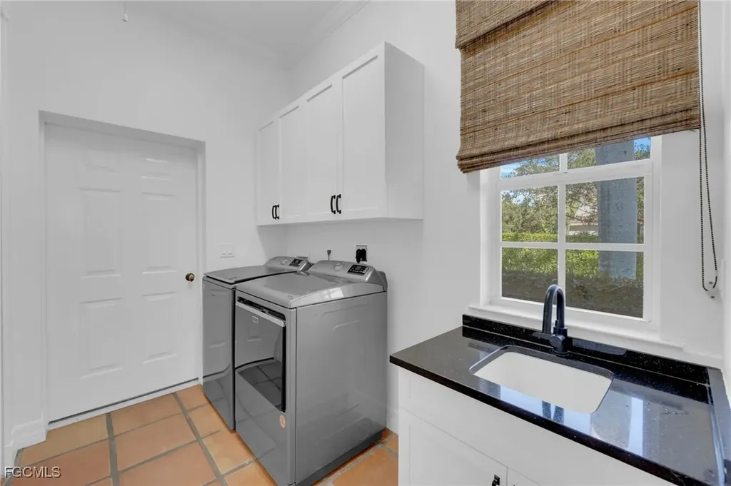 8642 S Lake Circle Fort Myers FL 33908