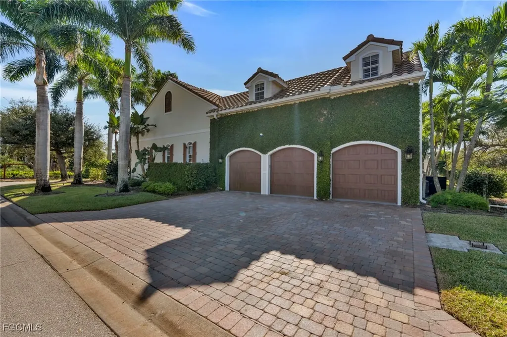 8642 S Lake Circle Fort Myers FL 33908