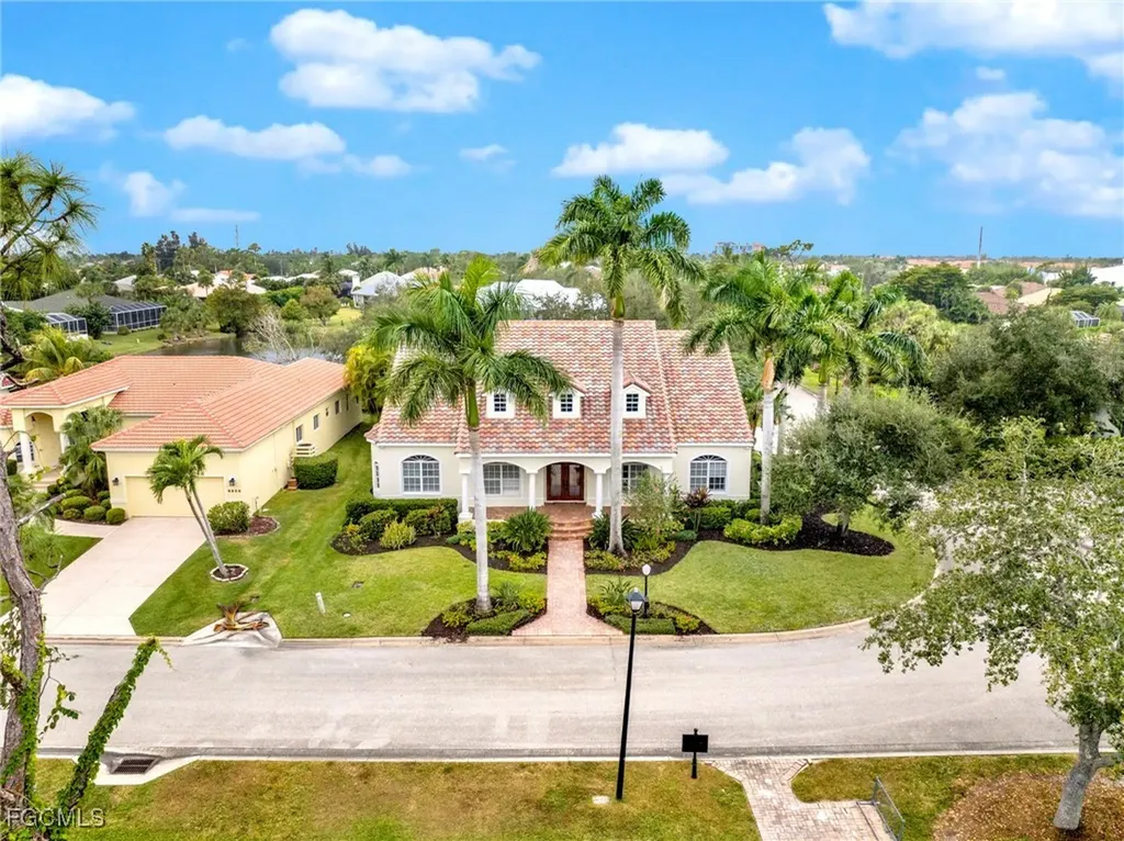 8642 S Lake Circle Fort Myers FL 33908