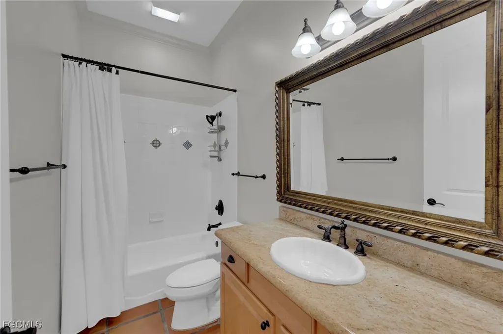 8642 S Lake Circle Fort Myers FL 33908