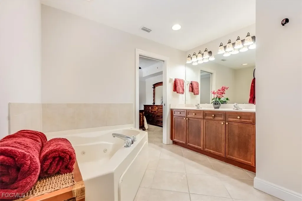 10060 Lake Cove Drive Fort Myers FL 33908