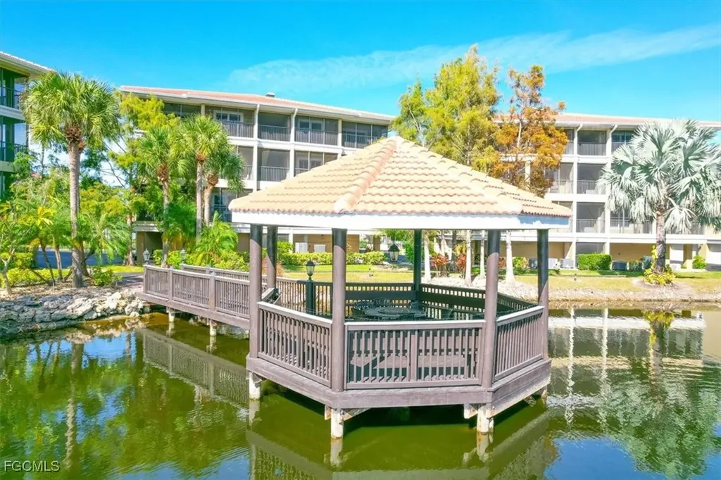 10060 Lake Cove Drive Fort Myers FL 33908