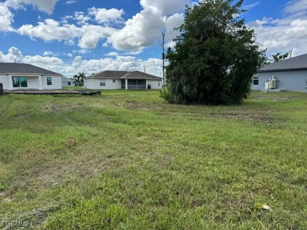 2214 NW 2nd Street Cape Coral FL 33993