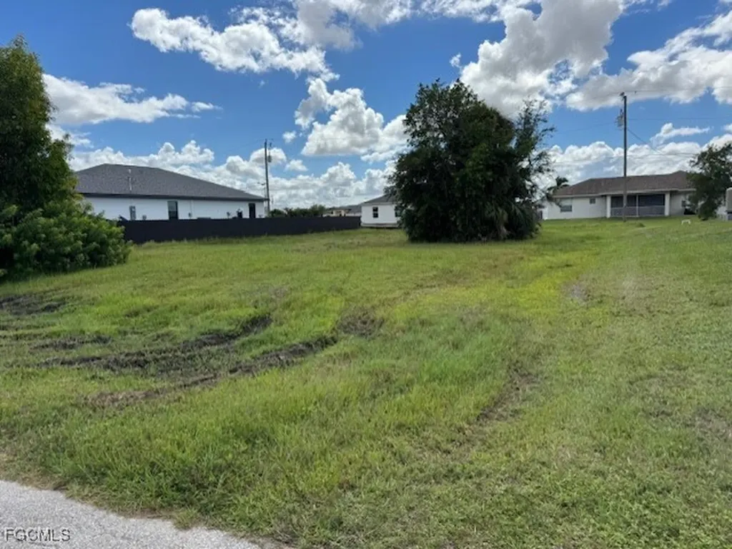 2214 NW 2nd Street Cape Coral FL 33993