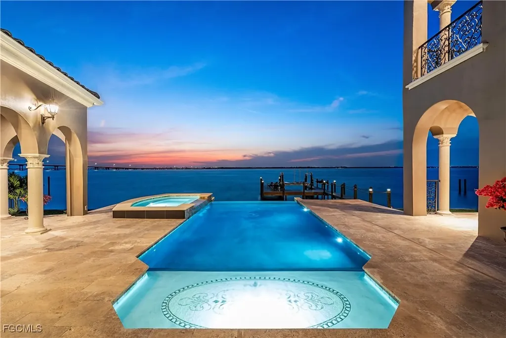 3914 W Riverside Drive Fort Myers FL 33901