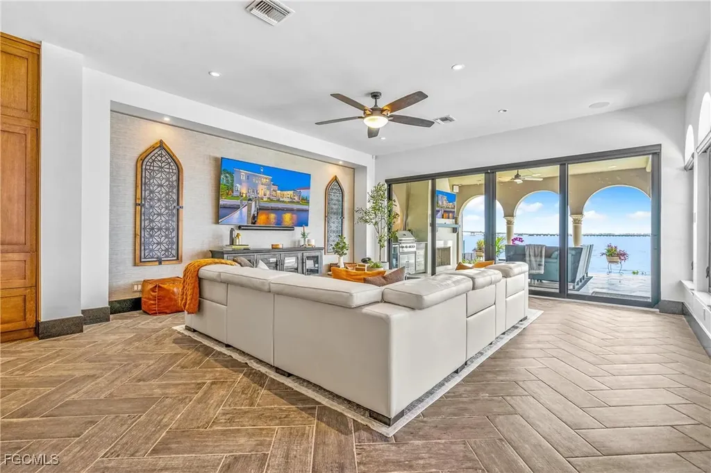 3914 W Riverside Drive Fort Myers FL 33901