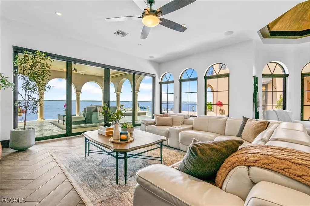 3914 W Riverside Drive Fort Myers FL 33901