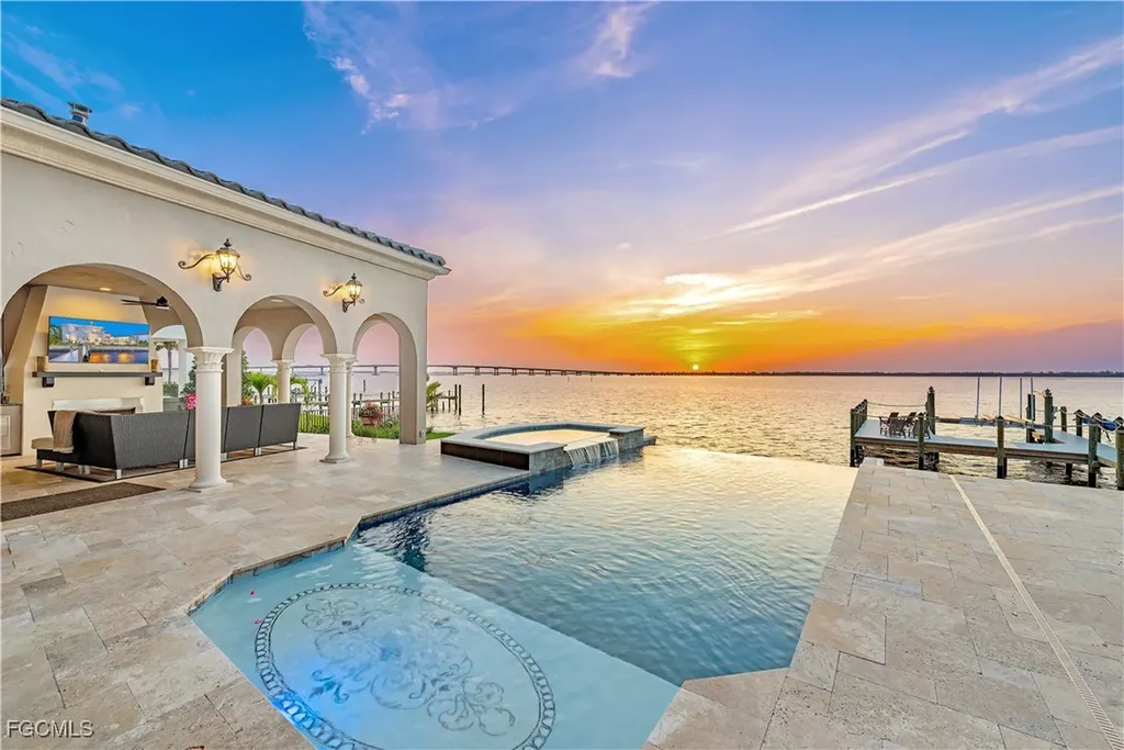 3914 W Riverside Drive Fort Myers FL 33901