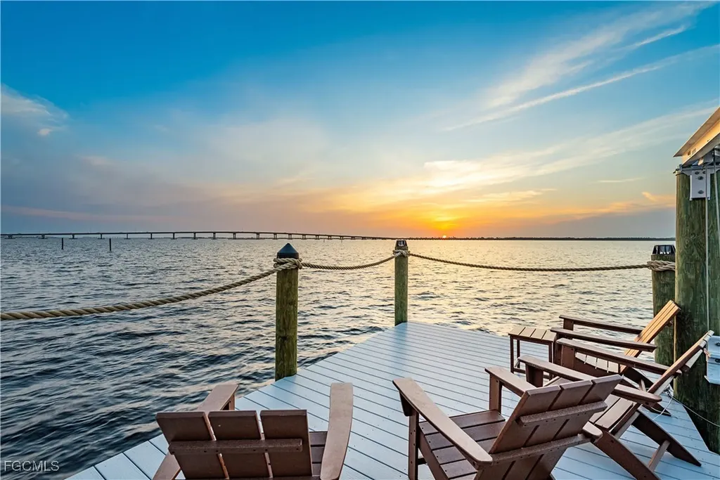 3914 W Riverside Drive Fort Myers FL 33901