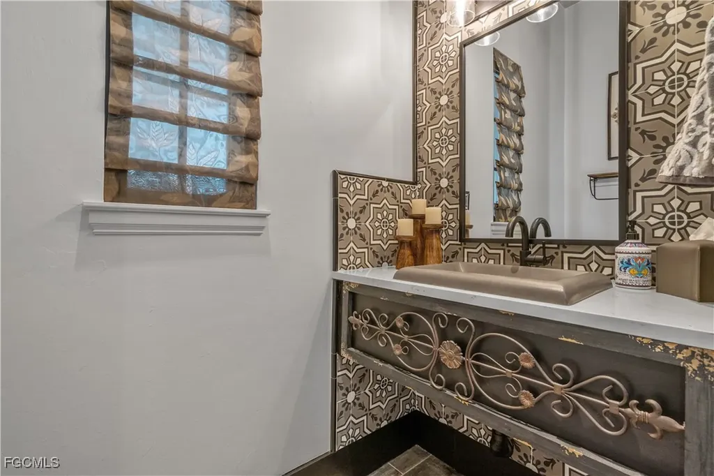 3914 W Riverside Drive Fort Myers FL 33901