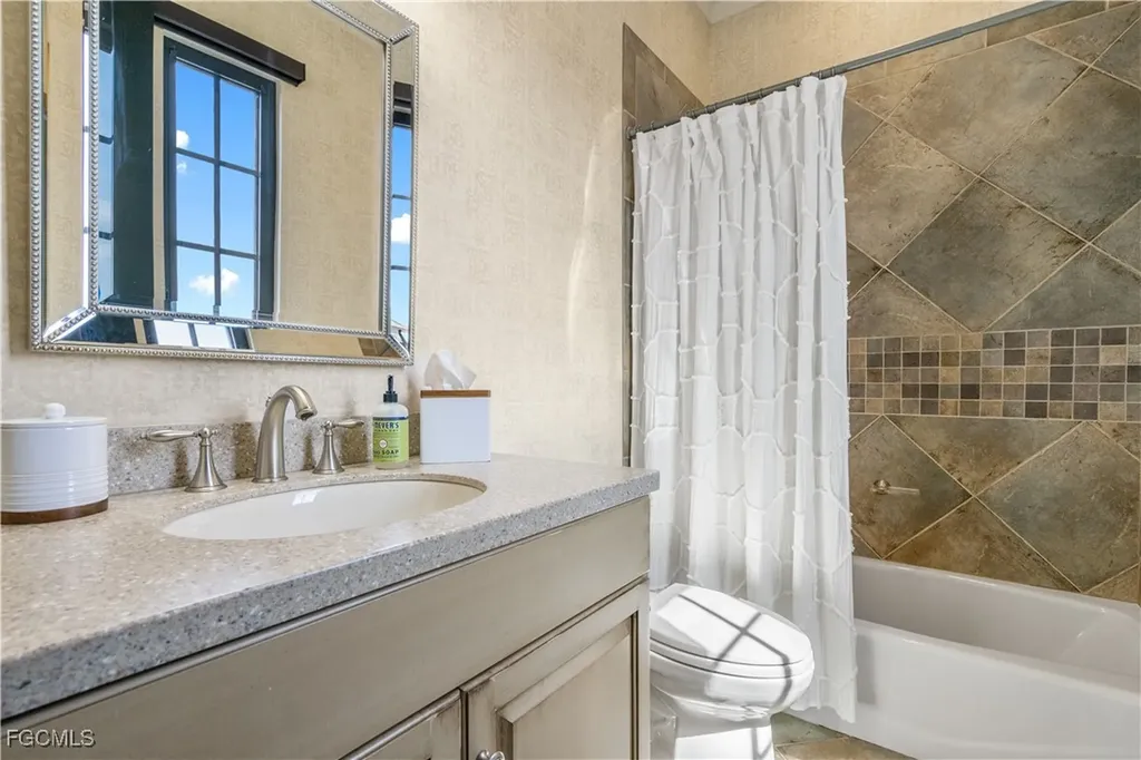 3914 W Riverside Drive Fort Myers FL 33901