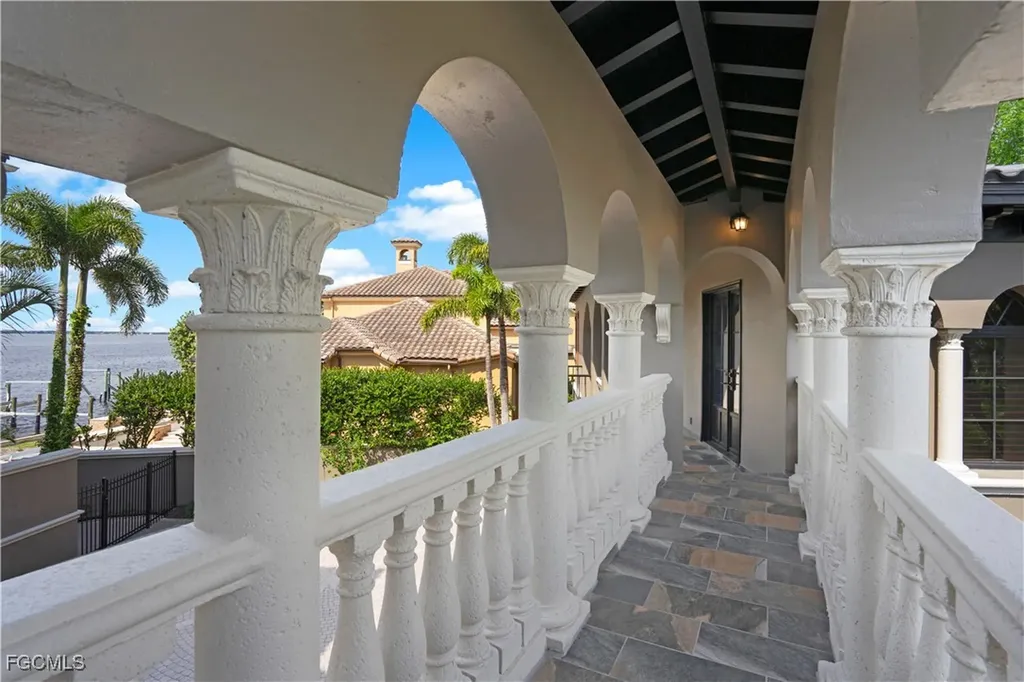 3914 W Riverside Drive Fort Myers FL 33901