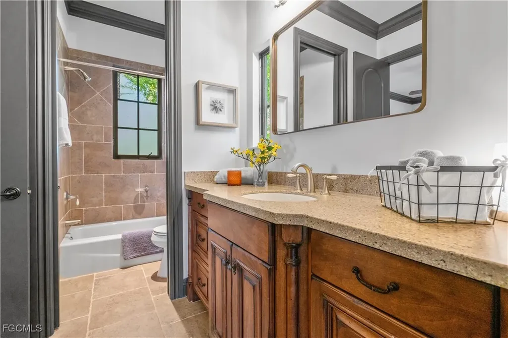 3914 W Riverside Drive Fort Myers FL 33901