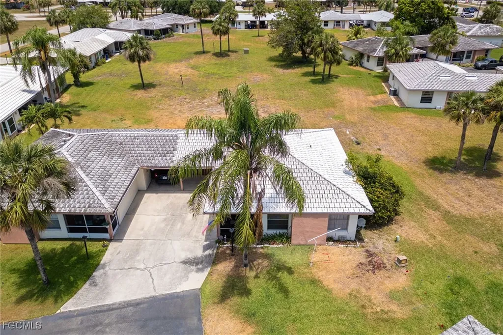 220 Oakmont Parkway Lehigh Acres FL 33936
