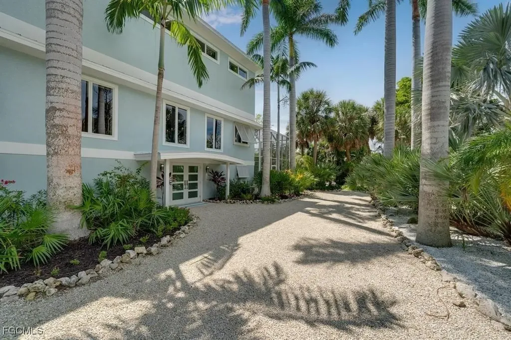 5753 Pine Tree Drive Sanibel FL 33957