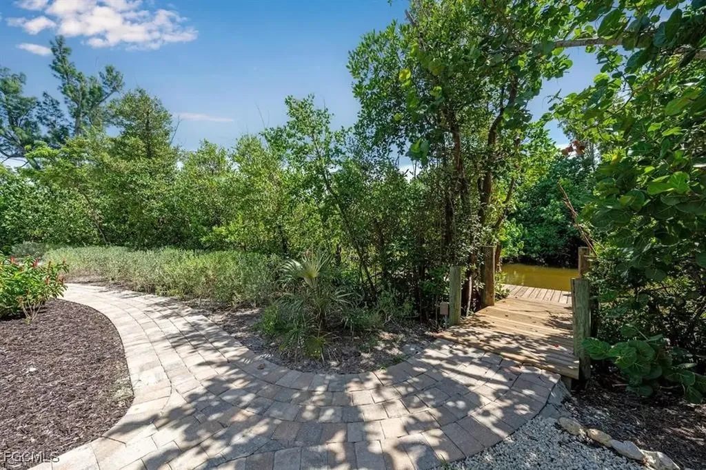 5753 Pine Tree Drive Sanibel FL 33957