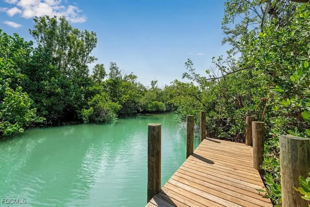 5753 Pine Tree Drive Sanibel FL 33957