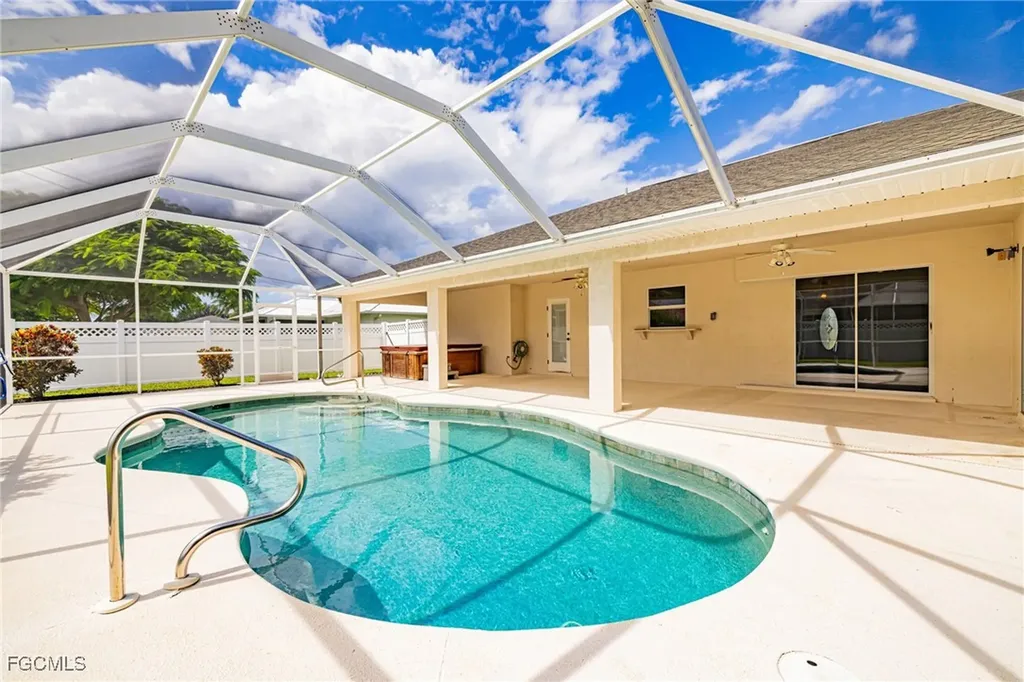 132 SE 19th Terrace Cape Coral FL 33990
