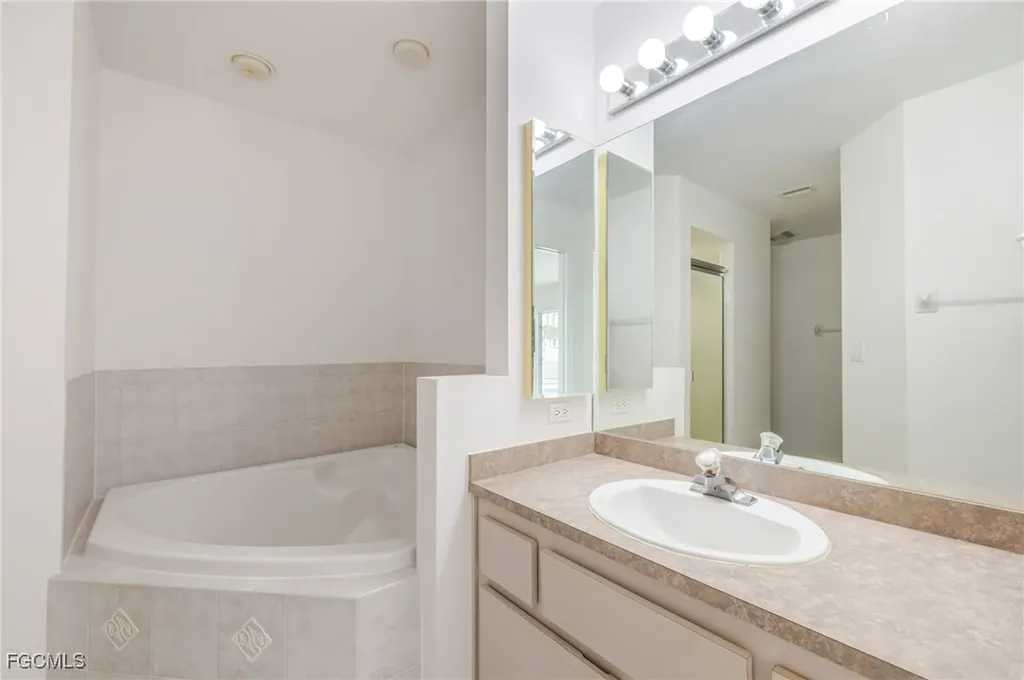 132 SE 19th Terrace Cape Coral FL 33990