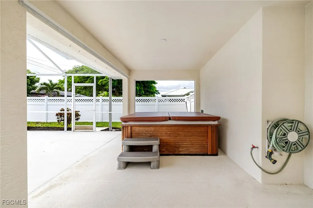 132 SE 19th Terrace Cape Coral FL 33990