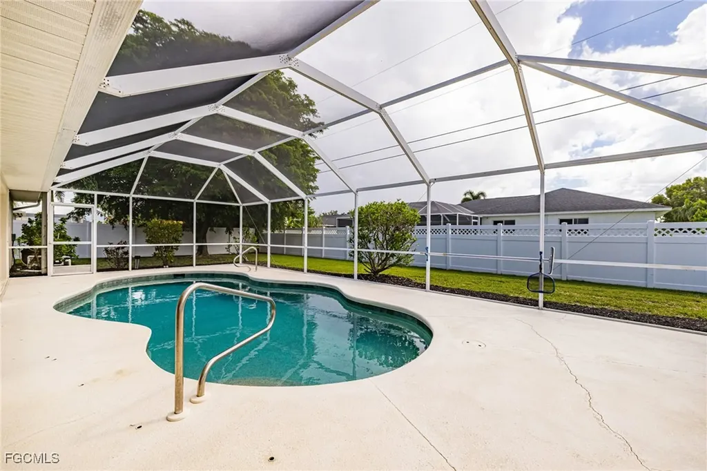 132 SE 19th Terrace Cape Coral FL 33990