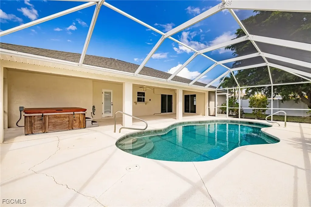 132 SE 19th Terrace Cape Coral FL 33990