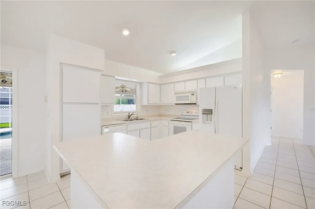 132 SE 19th Terrace Cape Coral FL 33990