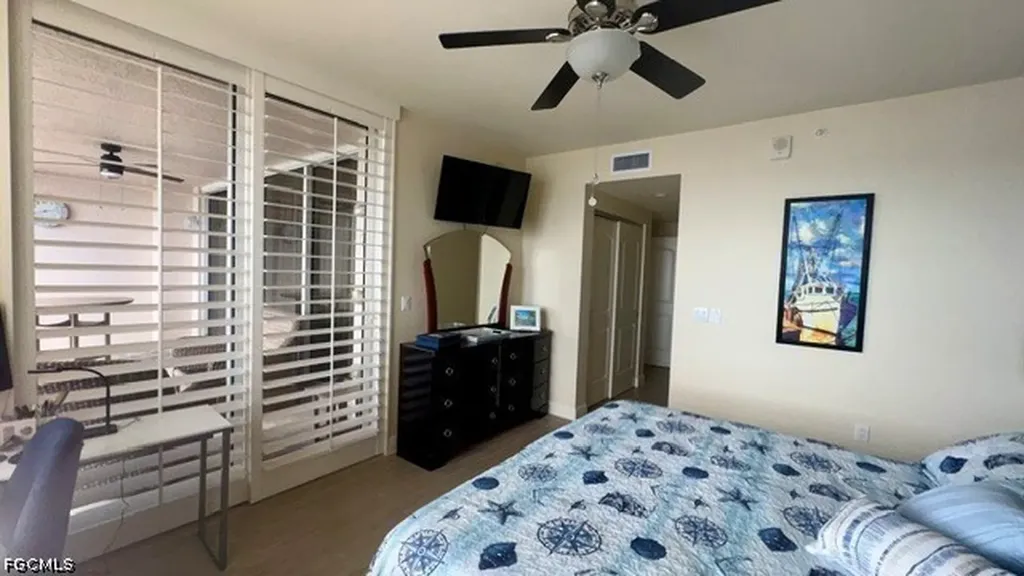 2090 W 1st Street Fort Myers FL 33901