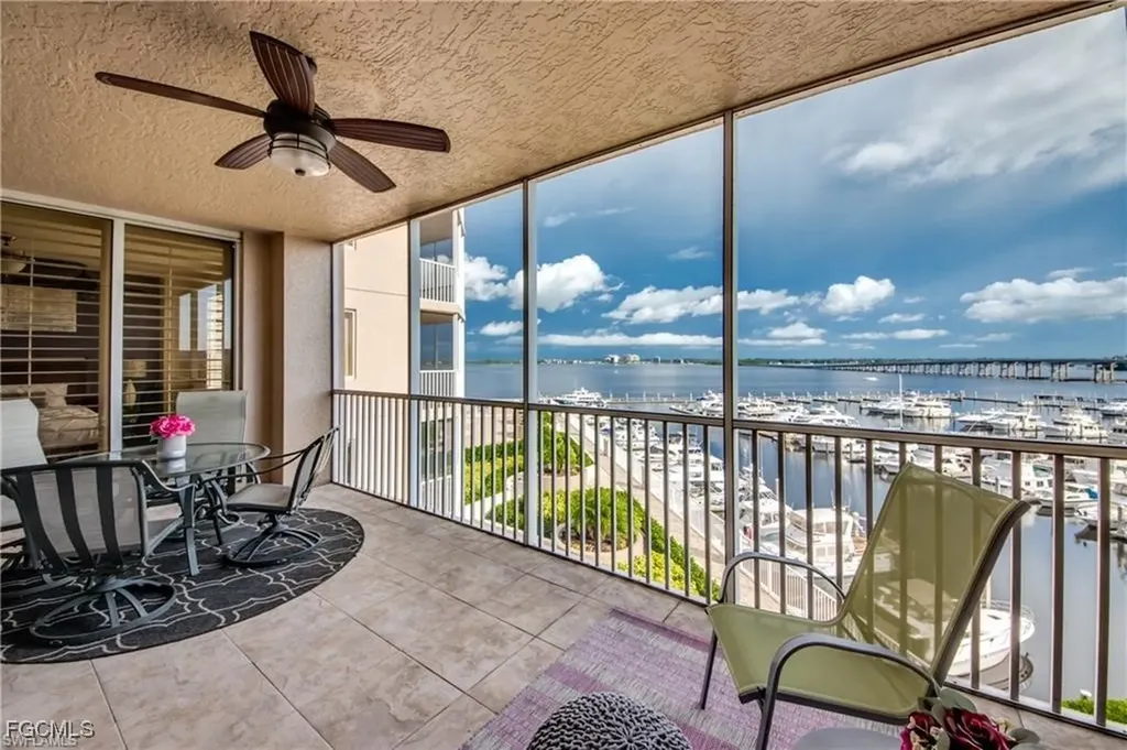 2090 W 1st Street Fort Myers FL 33901