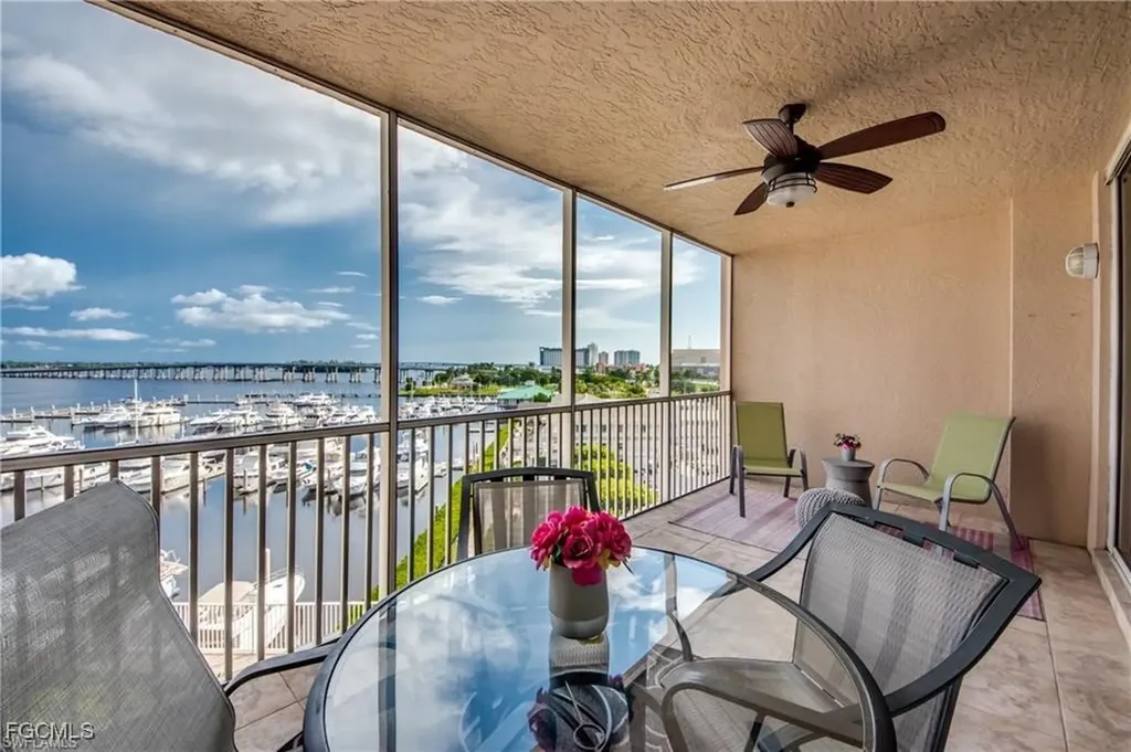 2090 W 1st Street Fort Myers FL 33901