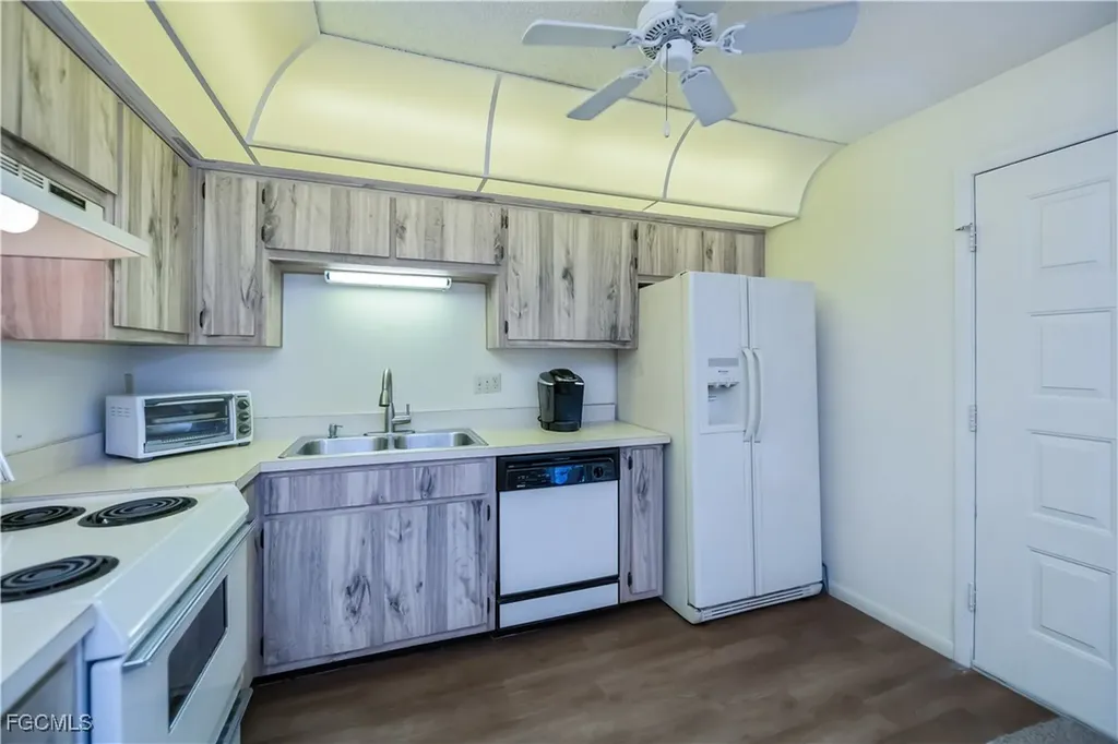 1100 Pondella Road Cape Coral FL 33909