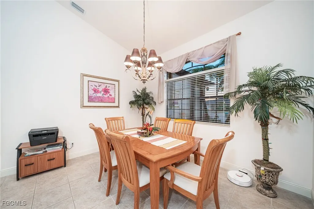 118 SE 23rd Place Cape Coral FL 33990