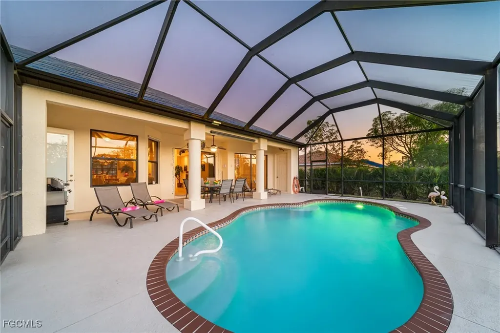 118 SE 23rd Place Cape Coral FL 33990