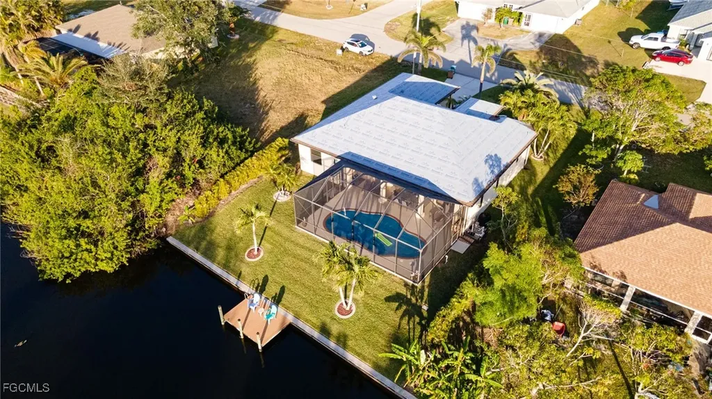 118 SE 23rd Place Cape Coral FL 33990