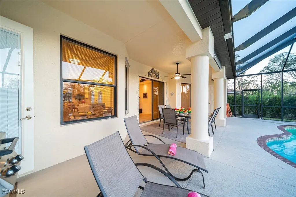 118 SE 23rd Place Cape Coral FL 33990