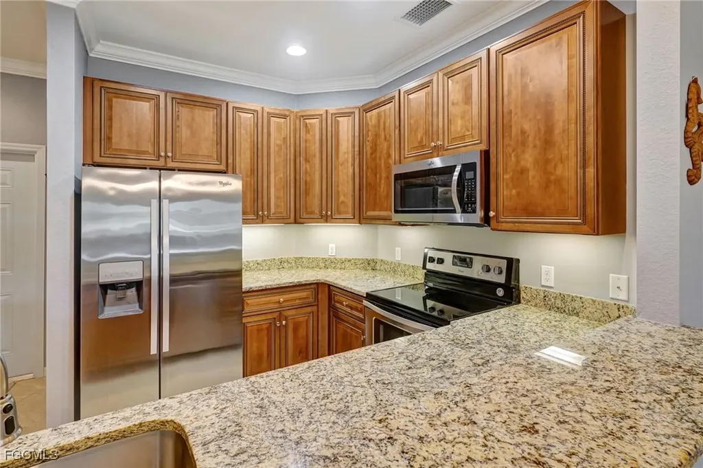 1102 Winding Pines Circle Cape Coral FL 33909