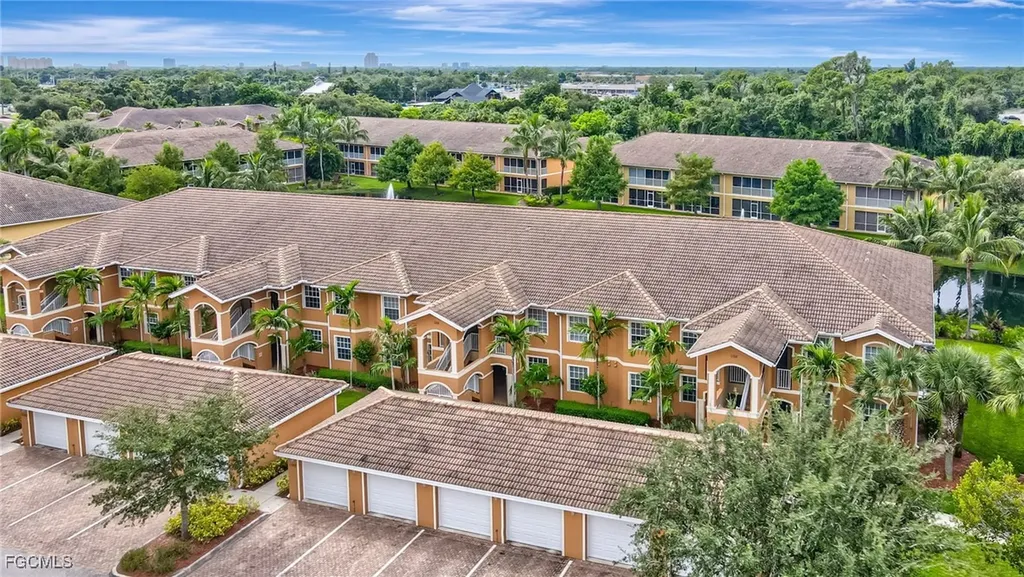 1102 Winding Pines Circle Cape Coral FL 33909