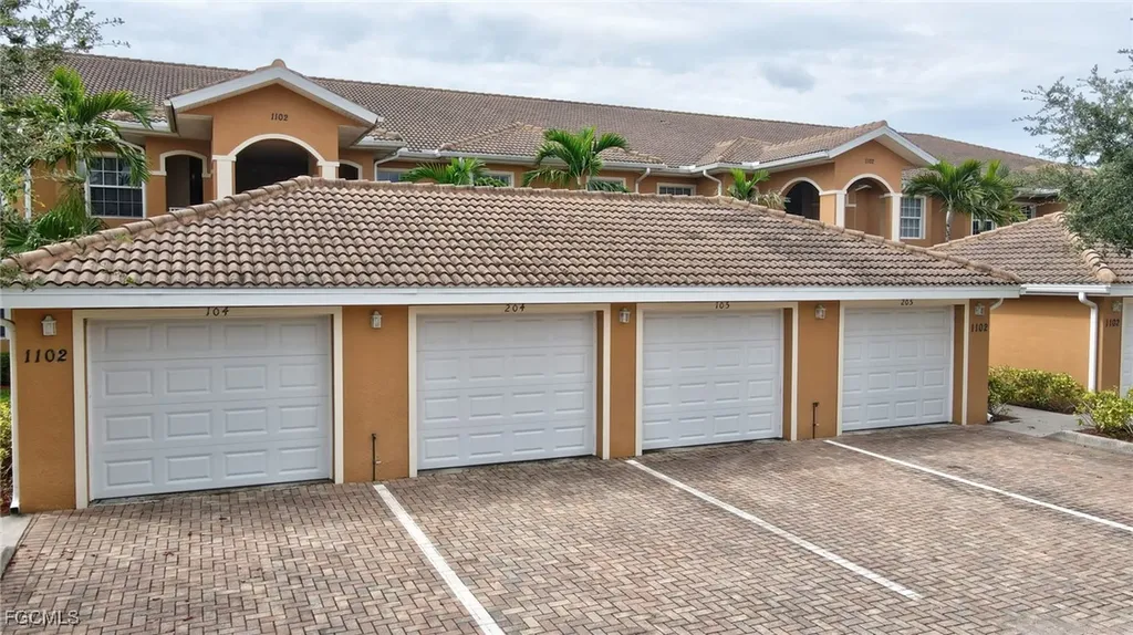 1102 Winding Pines Circle Cape Coral FL 33909