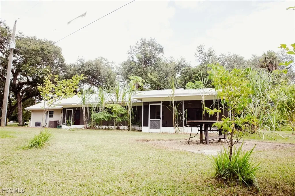 4055 County Road 78 Fort Denaud FL 33935