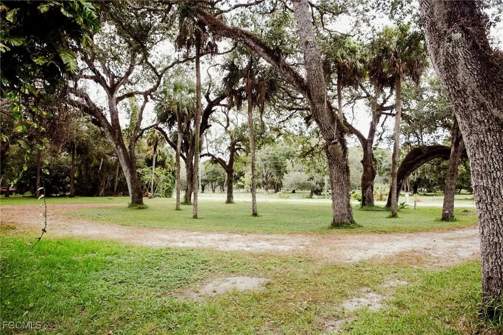 4055 County Road 78 Fort Denaud FL 33935