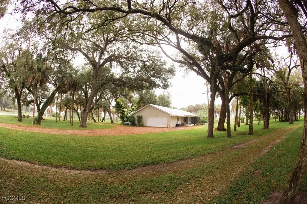 4055 County Road 78 Fort Denaud FL 33935